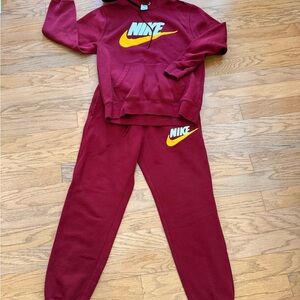 Nike MenMaroon Sweatpants